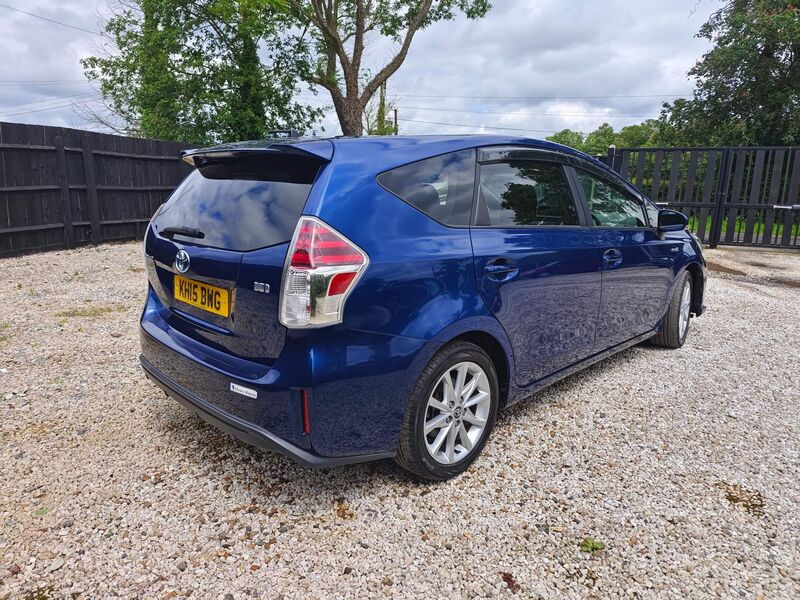 TOYOTA PRIUS+