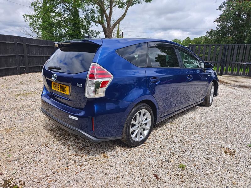 TOYOTA PRIUS+