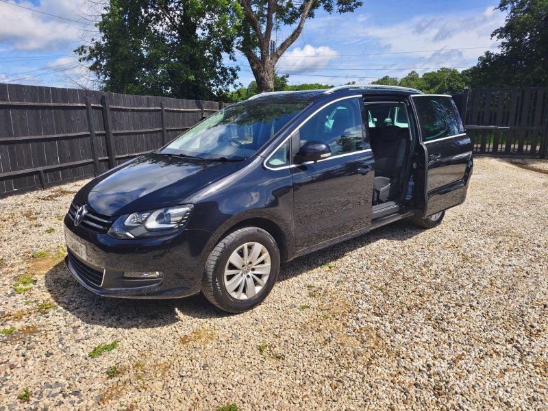 VOLKSWAGEN SHARAN