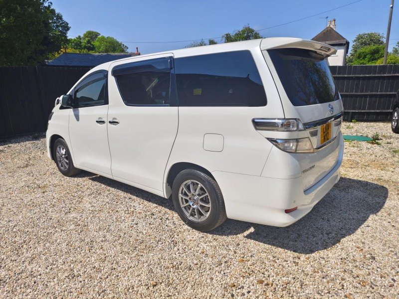 TOYOTA VELLFIRE