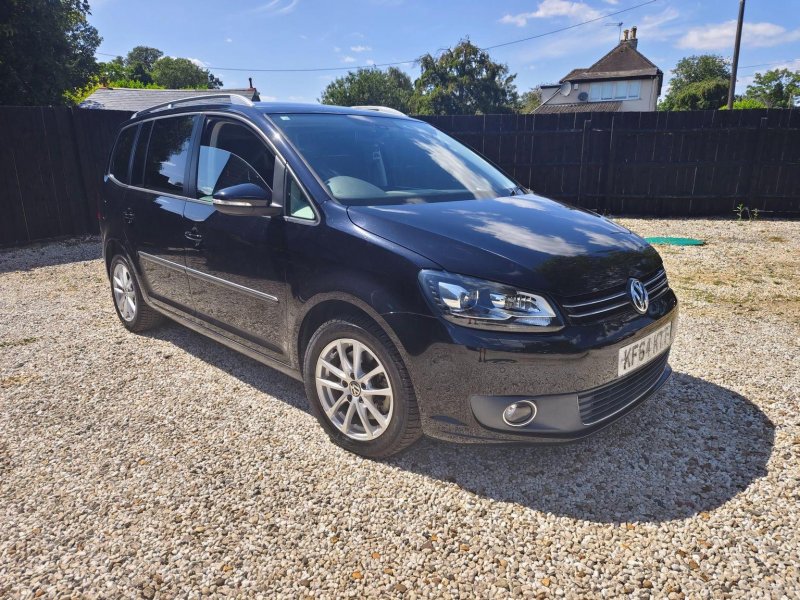 VOLKSWAGEN TOURAN