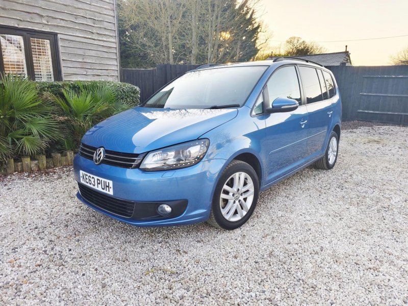 VOLKSWAGEN TOURAN