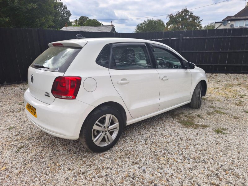 VOLKSWAGEN POLO