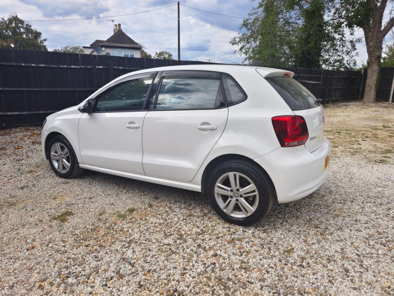 VOLKSWAGEN POLO