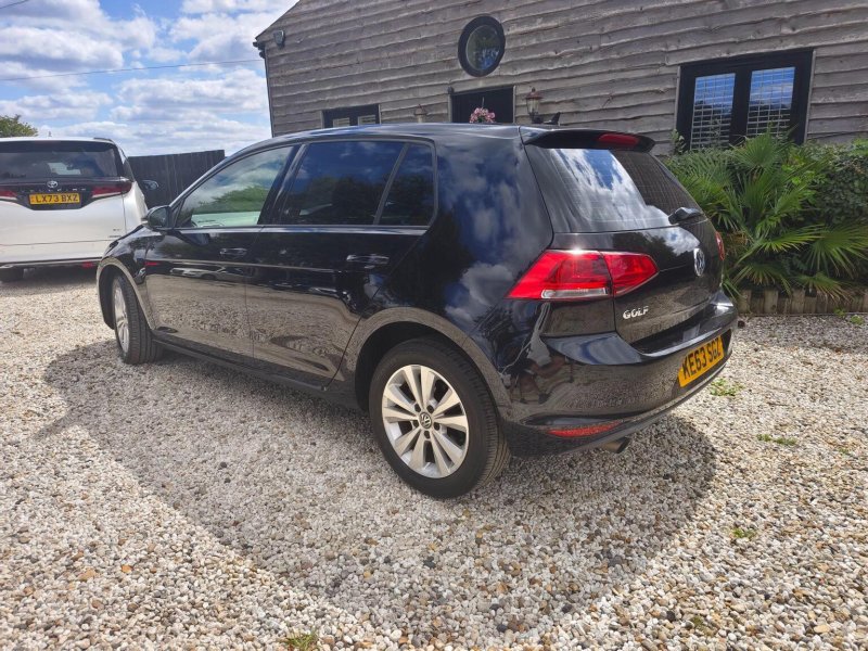 VOLKSWAGEN GOLF