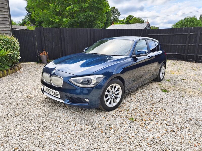 BMW 1 SERIES
