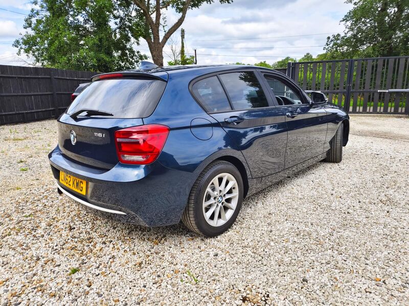 BMW 1 SERIES