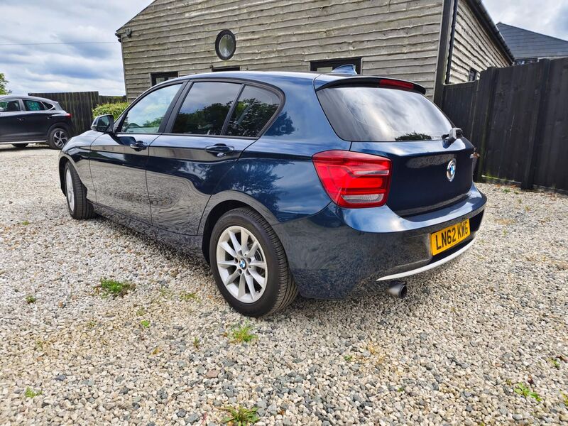 BMW 1 SERIES