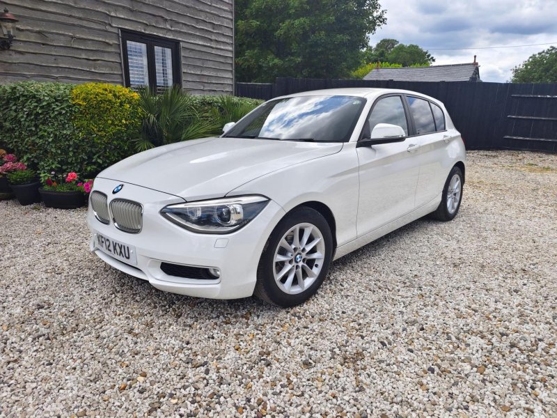 BMW 1 SERIES