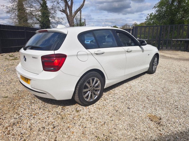 BMW 1 SERIES