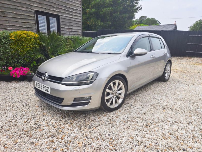 VOLKSWAGEN GOLF