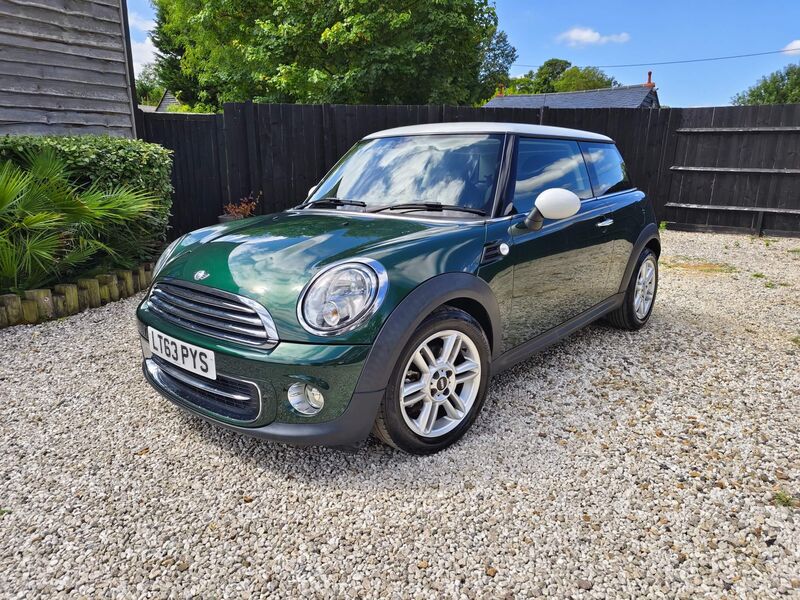 MINI HATCH