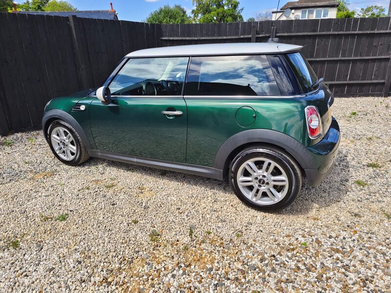 MINI HATCH