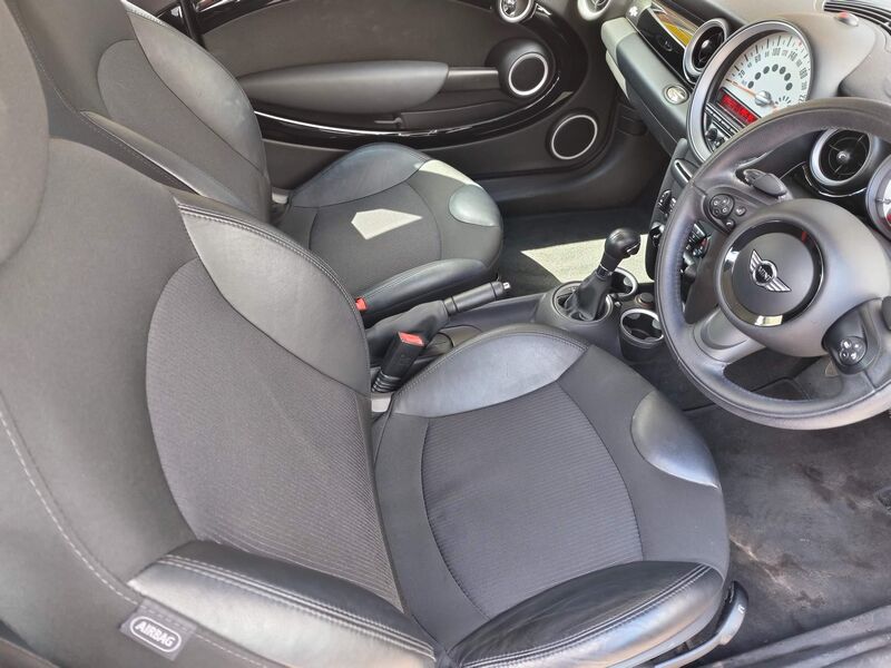 MINI HATCH