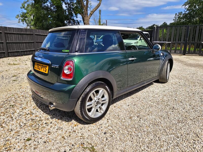 MINI HATCH