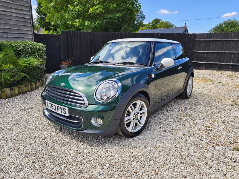 MINI HATCH