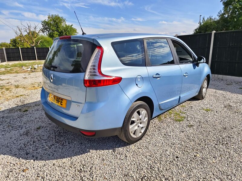 RENAULT GRAND SCENIC