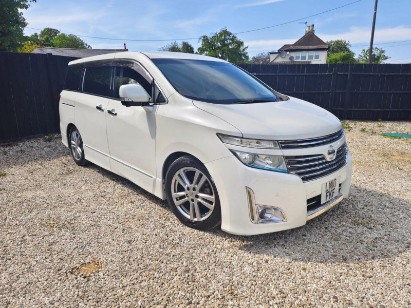 NISSAN ELGRAND