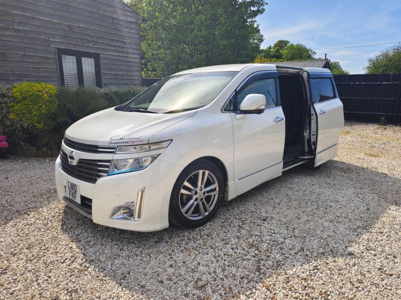 NISSAN ELGRAND