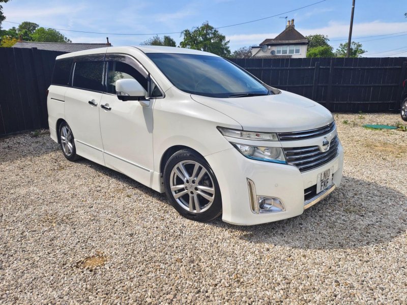 NISSAN ELGRAND
