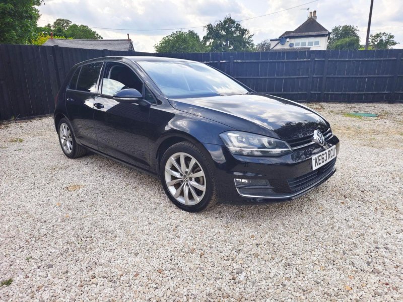 VOLKSWAGEN GOLF
