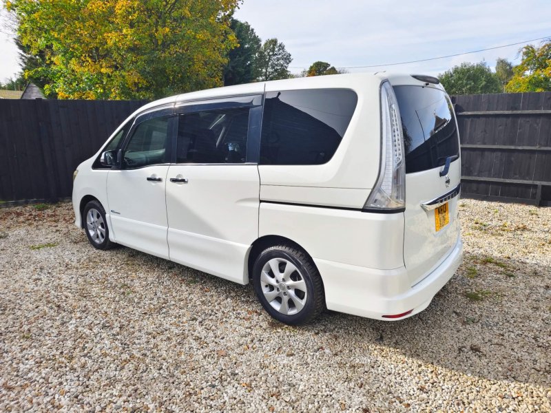 NISSAN SERENA