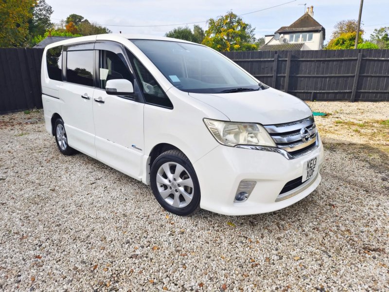 NISSAN SERENA