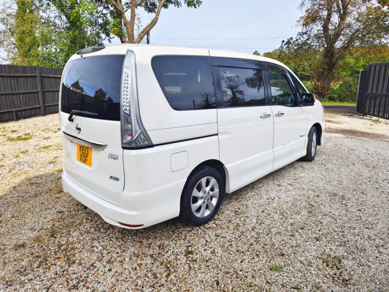 NISSAN SERENA