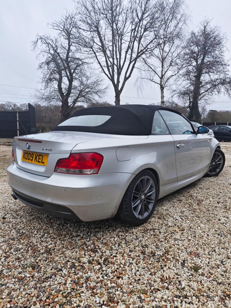 BMW 1 SERIES