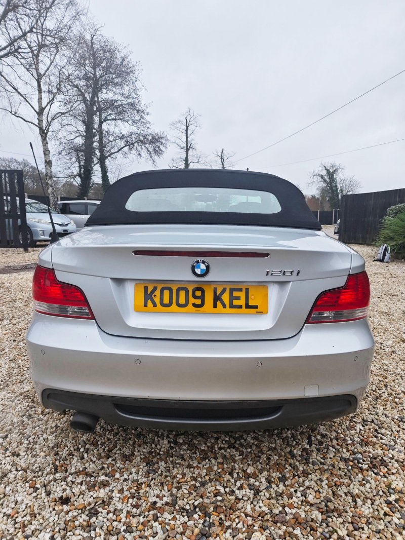 BMW 1 SERIES