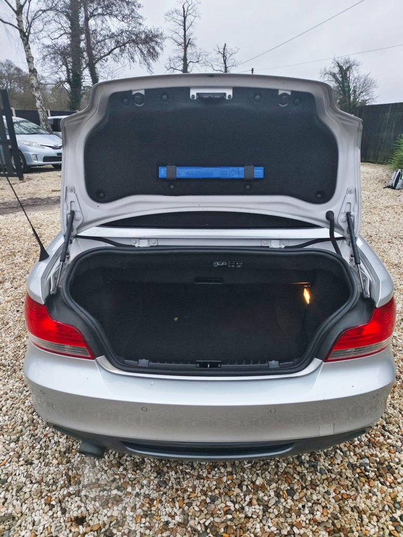 BMW 1 SERIES