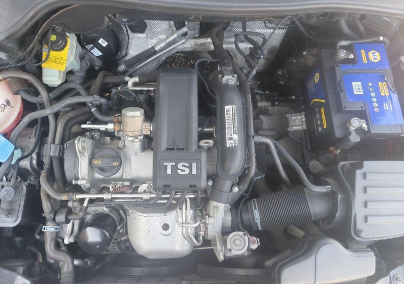 VOLKSWAGEN POLO