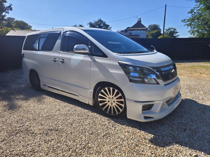 TOYOTA VELLFIRE