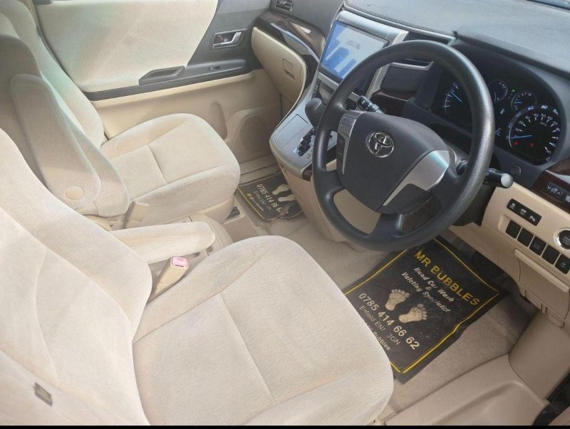 TOYOTA VELLFIRE