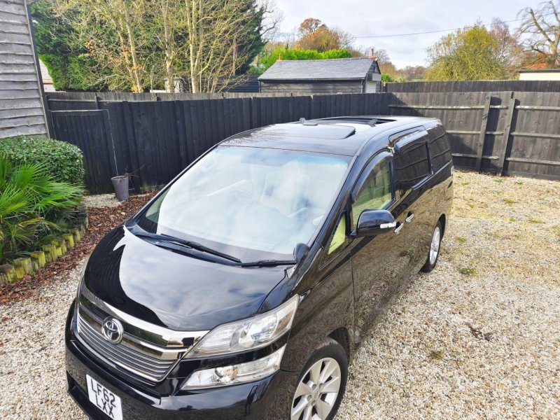 TOYOTA VELLFIRE