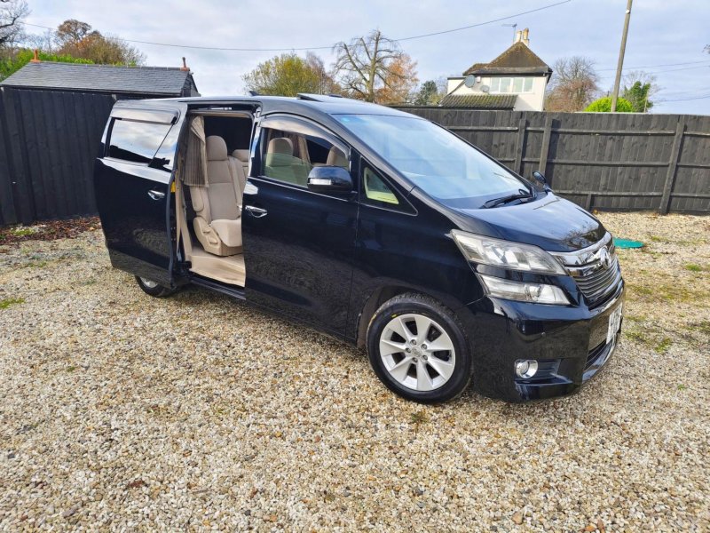 TOYOTA VELLFIRE