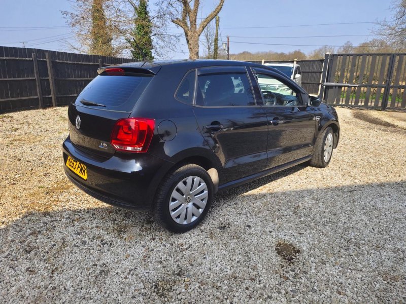 VOLKSWAGEN POLO