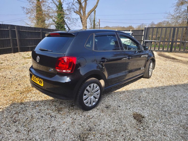 VOLKSWAGEN POLO