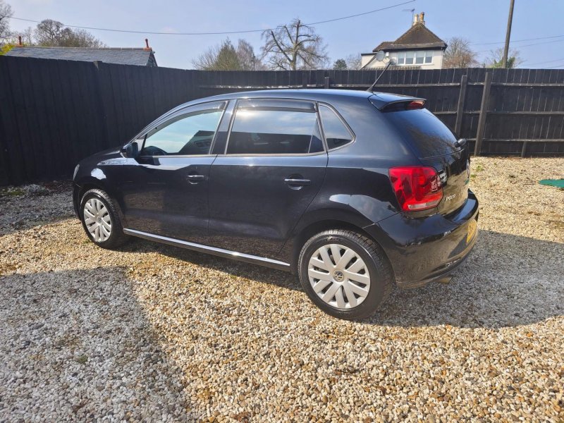 VOLKSWAGEN POLO