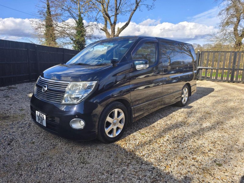 NISSAN ELGRAND