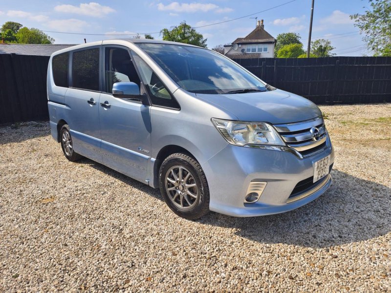 NISSAN SERENA