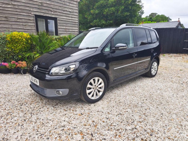 VOLKSWAGEN TOURAN