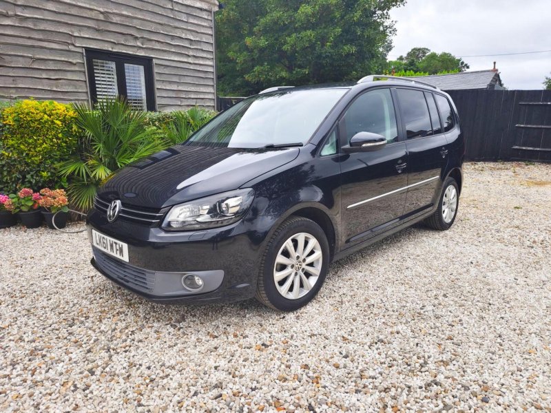 VOLKSWAGEN TOURAN