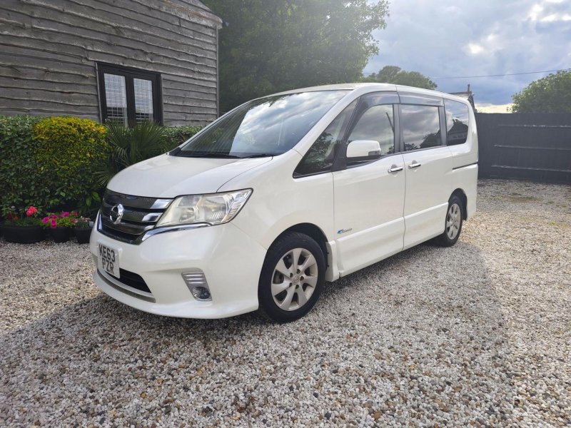NISSAN SERENA