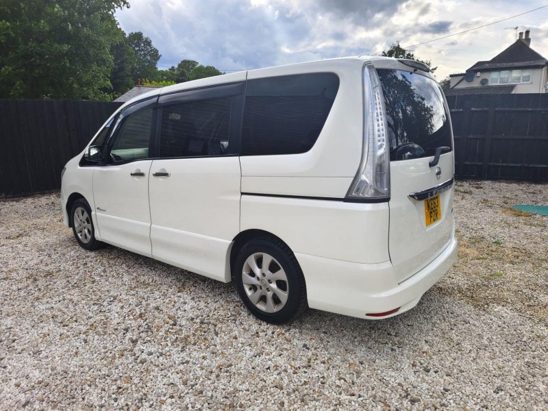 NISSAN SERENA