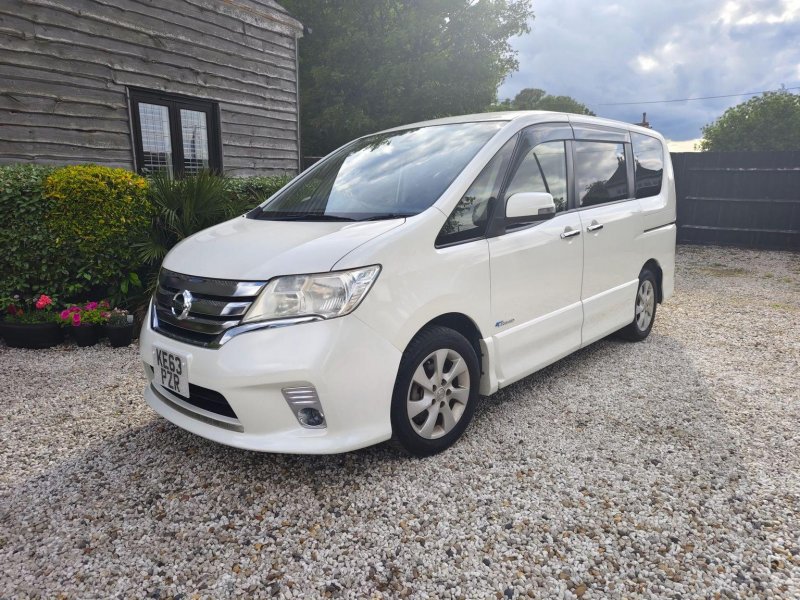 NISSAN SERENA
